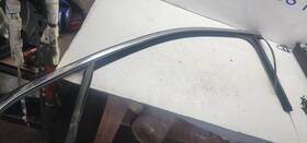 Gm 22995528 Front Left Door Run Channel Weatherstrip W Chrom Chevy Malibu 13-15