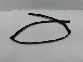 08057mp030 Honda 2016-2021 Civic Rear Passenger Door Window Run Channel Seal Oem