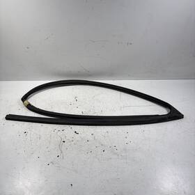 72235-tr0-a01 Honda 12-15 Civic 4d Right Front Door Channel Run Oem