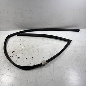 Honda 72275-s9v-a01 03-08 Pilot Left Front Window Run Channel Molding Seal Oem