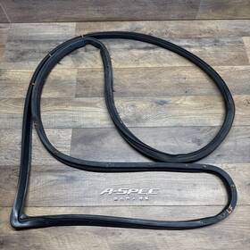 72350-sh4-014 Honda 88-91 Civic 4dr Left Front Weatherstrip Gasket Rubber Around Door Seal Oem