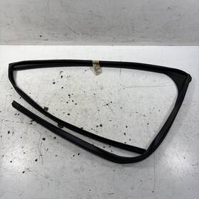 72735-ta0-a01 Honda 08-12 Accord 4d Right Rear Door Window Run Channel Oem
