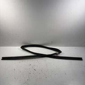72735-tf0-003 Honda 09-13 Fit Right Rear Door Window Run Channel Molding Oem