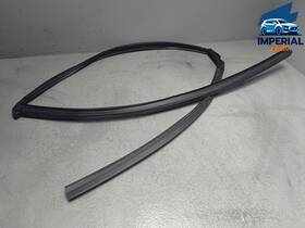 Honda 72735-tgg-a01 17-21 Civic Hatchback Rear Passenger Side Door Window Run Channel Seal Oem