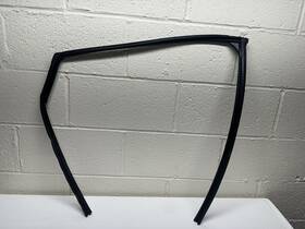 72735tvaa03 Honda 2018-2021 Accord Rear Right Side Door Window Glass Run Channel Seal Oem