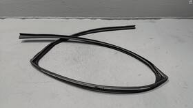 72775-tla-a01 Honda 2017 - 2022 Cr-v Rear Driver Door Window Glass Run Channel Seal Oem