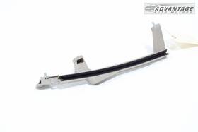 83560-aa000 Hyundai 2021-2024 Elantra Rear Right Side Door Panel Window Guide Channel Oem