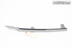 83560s2000 Hyundai 2019-2020 Santa Fe Rear Right Door Window Glass Sash Channel Guide Oem