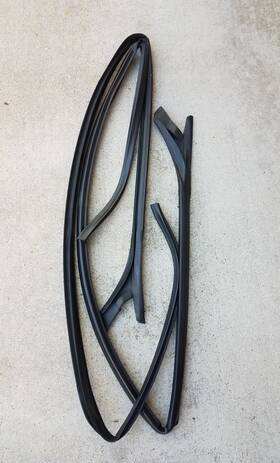 76842-50j00 Infiniti 76843-50j00 Weatherstrip Roof 1990-1996 G20 Genuine Used