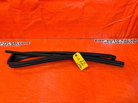 Infiniti 82331-4ga0a 14-17 Q50 - Driver Left Rear Window Glass Run Channel Oem Factory 215