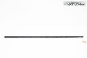 Kgg143141852 Infiniti 2014-2017 Qx70 Front Right Passenger Door Lower Weatherstrip Seal Oem
