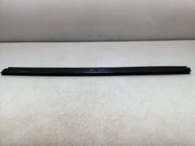 2w93f21434 Jaguar 04-09 Oem Xj8 Front Right Passenger Side Door Window Weather Seal