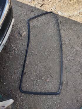 3388 Jaguar 1988-1994 Xj6 Xj40 Rear Windshield Weather Seal Strip Used