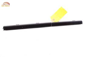 T4n16617 Jaguar Xe Rear Right Side Door Window Inner Weatherstrip Seal Oem 2018 - 2020 T4n16617 Jaguar Xe Rear Right Side Door Window Inner Weatherstrip Seal Oem 2018 - 2020