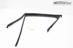 52095965 Jeep 2015-2023 Renegade Front Left Driver Door Window Glass Run Channel Seal Oem
