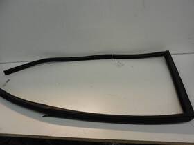 55255458 Jeep Grand Cherokee Rear Right Window Weatherstrip Seal Gasket