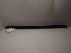 68103085ac Jeep 2014 2018 Cherokee Front Right Passenger Door Window Belt Weatherstrip Used