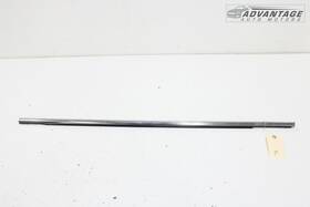 C5000 Kia 82210 2016-2020 Sorento Front Left Side Door Window Weatherstrip Belt Molding Oem