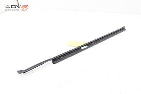 82240r5500 Kia 2024 - 2025 Sorento Front Right Door Window Inner Belt Weatherstrip Seal Oem