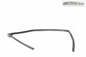 82540-q5000 Kia 2021-2025 Seltos Front Right Passenger Side Door Window Run Channel Oem