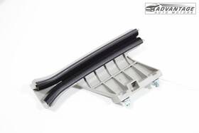 82550-h8000 Kia 2018-2023 Rio Front Left Door Window Glass Run Channel Guide Bracket Oem