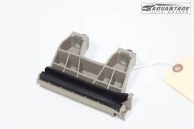 82550-r5000 Kia 2021-2025 Sorento Front Left Side Door Window Glass Lower Guide Channel Oem