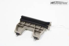 82560-r5000 Kia 2021-2025 Sorento Front Right Side Door Window Glass Lower Guide Channel Oem