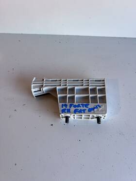 82561m7000 Kia 2019-2021 Forte Front Right Door Window Glass Run Channel Guide Bracket Oem