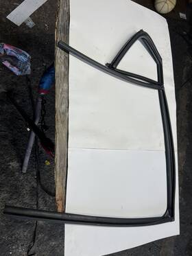 83541-4c000 Kia 2012-2015 Optima Oem Rear Passenger Window Run Channel 83541-4c000 Kia 2012-2015 Optima Oem Rear Passenger Window Run Channel