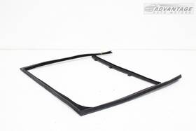 Jk52-21567-a Land Rover 18-22 Range Rear Left Door Window Run Channel Weatherstrip Seal Oem