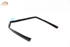 Lr040926 Land Rover Range Evoque Rear Right Window Run Channel Seal Oem 2012-2019