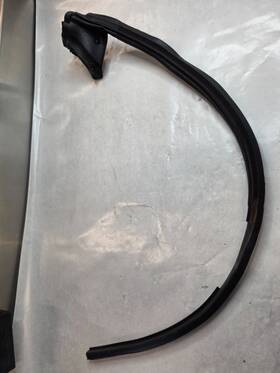 Lexus 62310-24010 2002-2010 Sc 430 Right Side Door Opening Body Weatherstrip Trim Oem