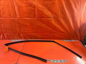 Lexus 68141-33100 07-12 Es350 - Passenger Right Front Window Glass Run Channel Oem #244