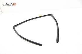 Lexus 6815176040 2019 - 2024 Ux200 Ux250h Front Left Door Glass Run Channel Seal Oem