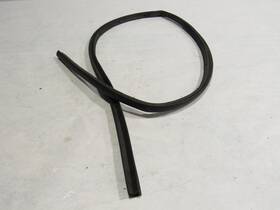 010480300 Lincoln 19-22 Nautilus 2021 Right Passenger Rocker Skirt Weatherstrip Seal Y