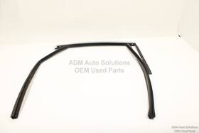 Lincoln 199.fd2l18 2013-2020 Mkz Rear Right Passenger Side Window Run Channel With Chrome Oem