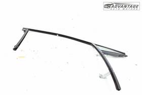 Lincoln Fa1z-5821596-d 2019-2023 Nautilus U540 Front Right Door Window Run Channel Applique Oem