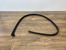670034255 Maserati 2017-2020 Levante Upper Door Seal Gasket Right Side Oem