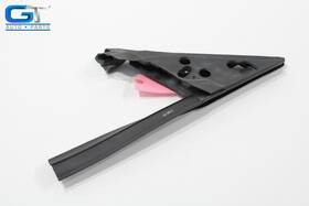 670101716 Maserati Quattroporte Front Right Door Window Corner Guide Seal Oem 2014-2021