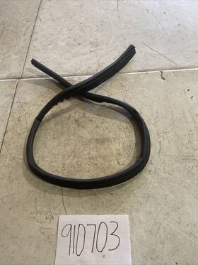Mercedes-benz 02 01 00 99 98 W210 98-02 E320 Wiper Cowl Hood Engine Compartment Rubber Seals