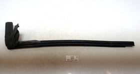 Mercedes-benz 2056730265 17-23 Oem C300 A205 Rear Right Passenger Window Belt Weatherstrip Seal
