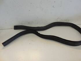 2106280098 Mercedes-benz 1996-02 W210 E320 E430 E55 Cowl Engine Compartment Hood Seal Gasket