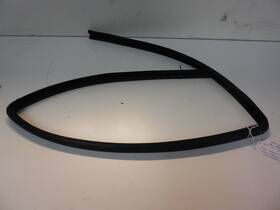 2107350225 Mercedes-benz 96-02 W210 E320 Sedan Rear Right Window Frame Weather-strip Seal Gasket