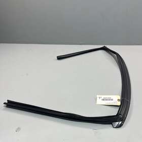 221-725-35-25 Mercedes-benz 2007-13 S550 Front Driver Door Glass Run Channel Weatherstrip Seal Oem