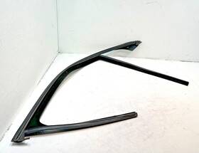 222-725-02-25 Mercedes-benz Front Right Side Door Window Run Channel Seal W222 S550 2014-2017 Oem 222-725-02-25 Mercedes-benz Front Right Side Door Window Run Channel Seal W222 S550 2014-2017 Oem