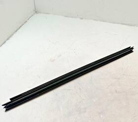 222-725-02-65 Mercedes-benz Front Right Door Window Belt Weatherstrip Seal W222 S550 2014-2017 Oem 222-725-02-65 Mercedes-benz Front Right Door Window Belt Weatherstrip Seal W222 S550 2014-2017 Oem