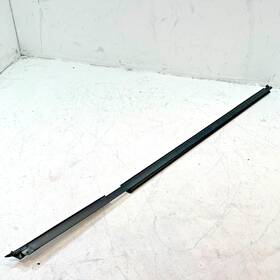 222-735-05-65 Mercedes-benz Rear Left Door Window Belt Weather Strip Seal W222 S550 2014-2017 Oem