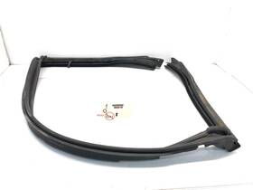 A1717200178 Mercedes-benz 2005-2011 Slk350 R171 Front Windshield Glass Weatherstrip Seal Oem