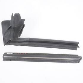 Mercedes-benz A1726700293 12-20 Slk350 Slc300 Rear Right Passenger Quarter Outer Rubber Seal Oem