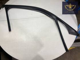 A2057254500 Mercedes-benz 2015-2021 C300 W205 Front Left Driver Door Window Run Channel Seal Oem